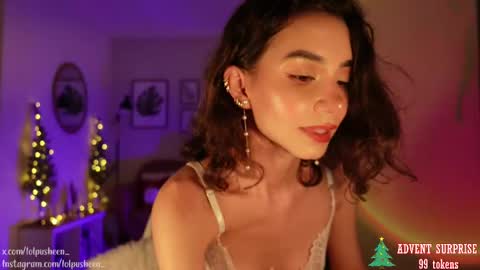 Snapshot of juliette_dee chatting on 12/24/24, 01:16 Juliette Dee online show from 12/24/24, 01:16