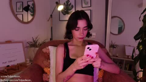 Snapshot of juliette_dee chatting on 01/17/25, 09:06 Juliette Dee online show from 01/17/25, 09:06