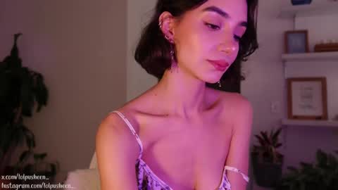 Snapshot of juliette_dee chatting on 01/19/25, 08:41 Juliette Dee online show from 01/19/25, 08:41