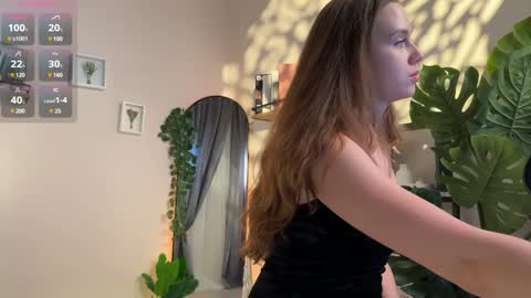 Snapshot of juliette_junson chatting on 01/07/25, 07:06 Julie online show from 01/07/25, 07:06