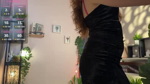 Snapshot of juliette_junson chatting on 02/02/25, 12:46 Julie online show from 02/02/25, 12:46