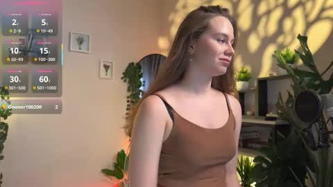 Snapshot of juliette_junson chatting on 12/16/25, 12:32 Julie online show from 12/16/25, 12:32