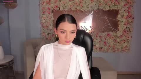 Juliette Moreau online show from 04/23/26, 07:38