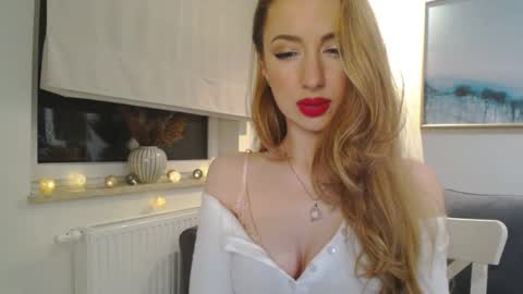 JulietteSensual online show from 02/16/25, 10:43