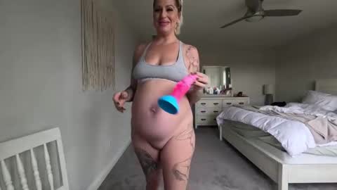 Julie online show from 12/06/24, 05:55