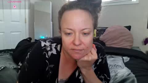 Juli Monroe online show from 10/19/25, 04:07