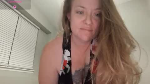 Juli Monroe online show from 12/20/25, 04:19