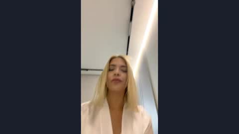 Snapshot of julissalehigh chatting on 05/18/26, 09:59 Bella online show from 05/18/26, 09:59