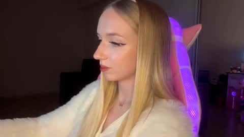 Sofie online show from 11/10/25, 09:25