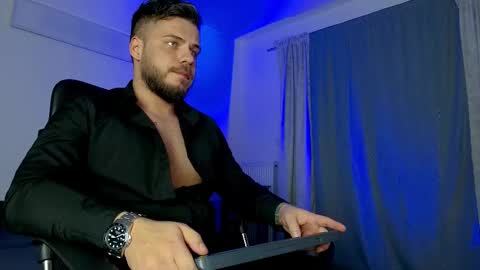 JULiUS   online show from 02/12/25, 08:29