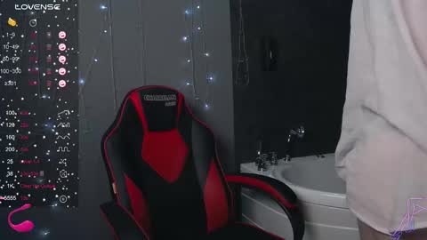 Snapshot of juliyamayers chatting on 01/08/25, 01:32 JuliyaMayers online show from 01/08/25, 01:32