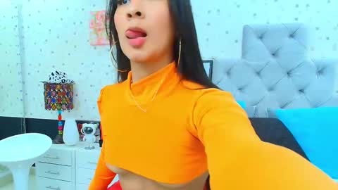 Julieta Reyes   online show from 02/10/25, 11:46