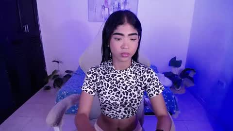Snapshot of jully_dreams chatting on 04/25/26, 06:16 July online show from 04/25/26, 06:16