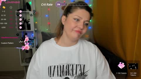 Snapshot of jully_rox chatting on 12/06/24, 11:33 Jully online show from 12/06/24, 11:33