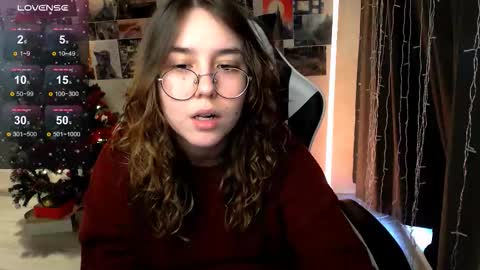 Snapshot of julscinamon chatting on 01/13/26, 09:47 Baroness Von Cringe online show from 01/13/26, 09:47