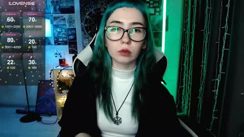 Snapshot of julscinamon chatting on 02/13/26, 05:09 Baroness Von Cringe online show from 02/13/26, 05:09