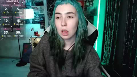 Snapshot of julscinamon chatting on 02/22/26, 04:49 Baroness Von Cringe online show from 02/22/26, 04:49