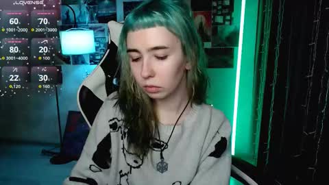 Snapshot of julscinamon chatting on 02/28/26, 04:30 Baroness Von Cringe online show from 02/28/26, 04:30