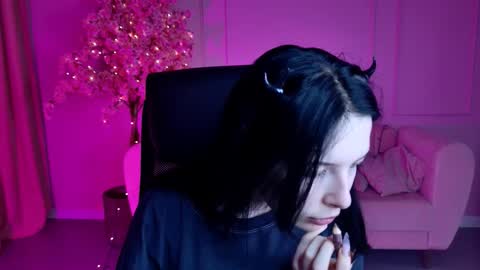 Snapshot of julsmumi chatting on 10/14/25, 09:32 Juls online show from 10/14/25, 09:32