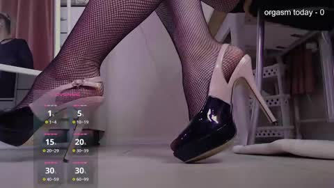 Julia online show from 03/06/25, 05:14