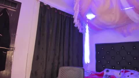 Snapshot of july_smith09 chatting on 11/03/25, 09:27 july online show from 11/03/25, 09:27