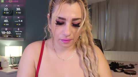 Snapshot of julya_parker chatting on 10/10/25, 06:56 Julya Mistress online show from 10/10/25, 06:56