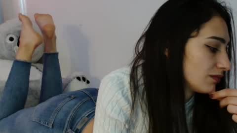 Snapshot of julyanarains chatting on 01/18/25, 10:39 Julyana online show from 01/18/25, 10:39