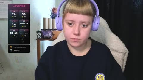 Snapshot of june_shy0 chatting on 09/30/25, 06:51 June online show from 09/30/25, 06:51