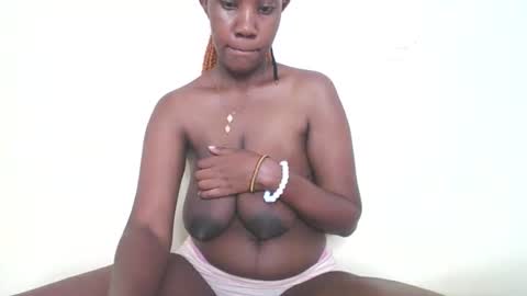 queen online show from 03/20/26, 06:40