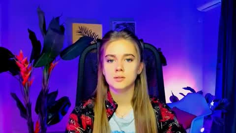 junewoods online show from 11/19/25, 06:24