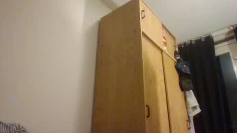 jungel_boy online show from 09/18/25, 06:32