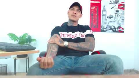 juniior_333 online show from 11/25/25, 09:37