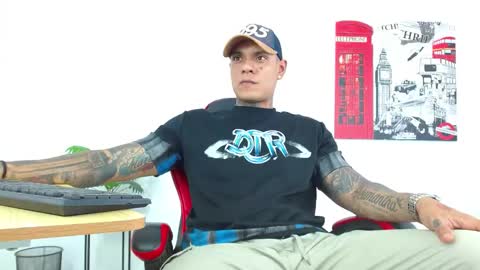 juniior_333 online show from 11/26/25, 08:32