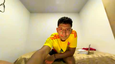 junior_osorio_2 online show from 01/14/26, 03:45