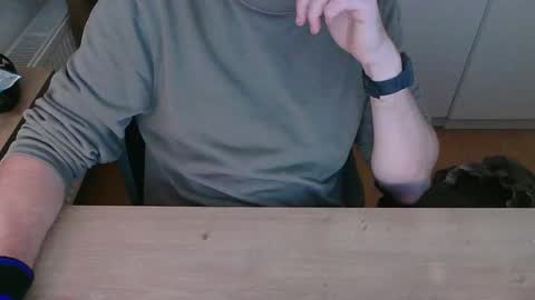 junk2711 online show from 10/27/25, 03:49