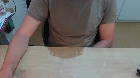 Snapshot of junk2711 chatting on 06/11/26, 04:49 junk2711 online show from 06/11/26, 04:49
