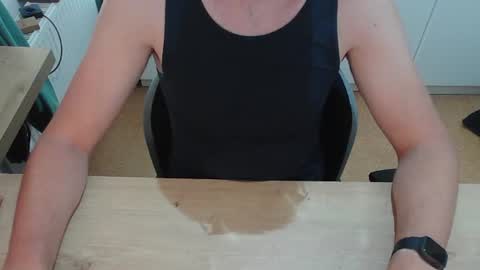 Snapshot of junk2711 chatting on 06/18/26, 04:55 junk2711 online show from 06/18/26, 04:55