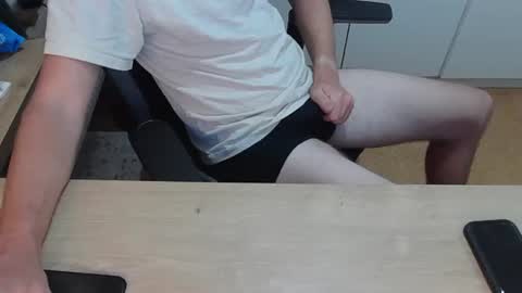 Snapshot of junk2711 chatting on 07/11/26, 08:11 junk2711 online show from 07/11/26, 08:11