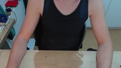 Snapshot of junk2711 chatting on 07/13/26, 05:38 junk2711 online show from 07/13/26, 05:38