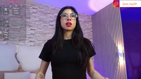 Snapshot of juno_tay chatting on 09/27/25, 07:52 JUNO online show from 09/27/25, 07:52