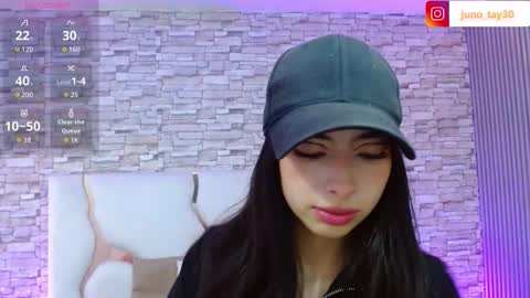 Snapshot of juno_tay chatting on 09/28/25, 11:48 JUNO online show from 09/28/25, 11:48