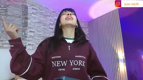 Snapshot of juno_tay chatting on 10/14/25, 12:28 JUNO online show from 10/14/25, 12:28