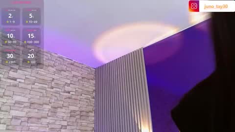 Snapshot of juno_tay chatting on 10/15/25, 11:43 JUNO online show from 10/15/25, 11:43