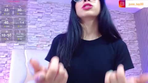 Snapshot of juno_tay chatting on 11/05/25, 11:43 JUNO online show from 11/05/25, 11:43