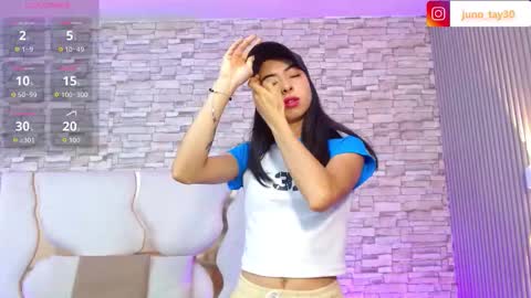 Snapshot of juno_tay chatting on 11/06/25, 11:55 JUNO online show from 11/06/25, 11:55