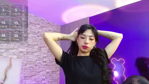 Snapshot of juno_tay chatting on 11/17/25, 11:38 JUNO online show from 11/17/25, 11:38