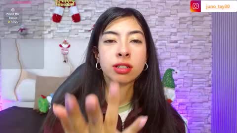 Snapshot of juno_tay chatting on 11/30/25, 11:36 JUNO online show from 11/30/25, 11:36