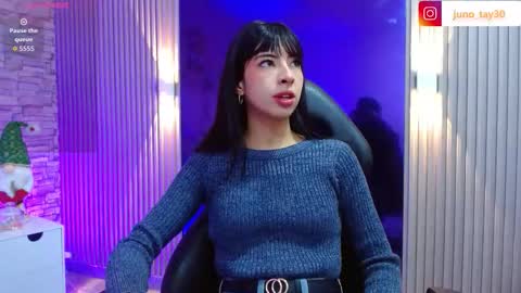 Snapshot of juno_tay chatting on 12/02/25, 11:48 JUNO online show from 12/02/25, 11:48