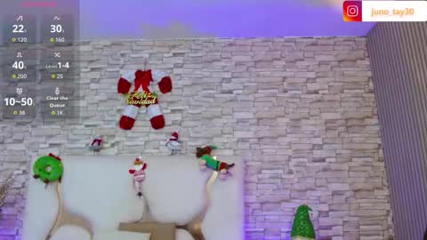 Snapshot of juno_tay chatting on 12/16/25, 11:26 JUNO online show from 12/16/25, 11:26