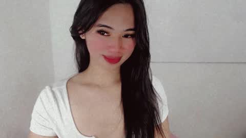 Julia online show from 02/08/25, 05:08